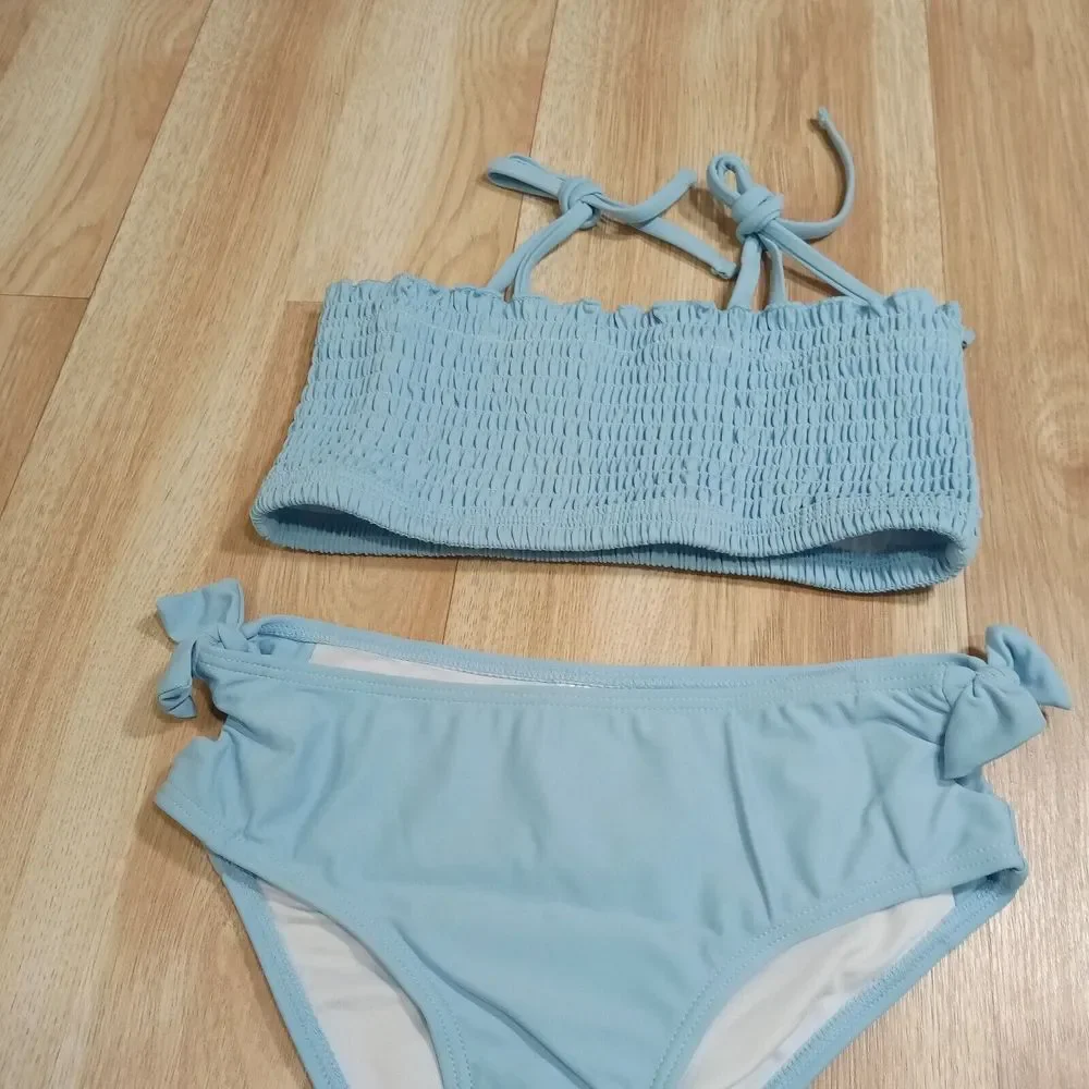 Girls 2 Piece Swim Suit Sz 130 (US‎ 6-7)